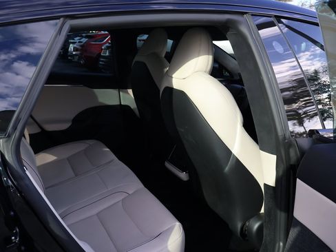 Used 2021 Tesla Model S Plaid image 36