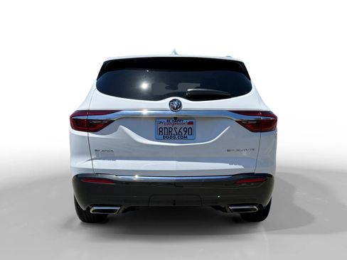 Used 2018 Buick Enclave Essence FWD image 4