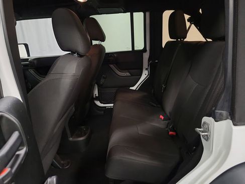 Used 2018 Jeep Wrangler Unlimited Sport w/ Connectivity Group image 21