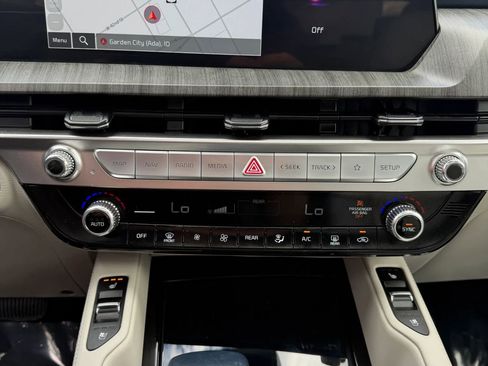 Used 2024 Kia Telluride EX w/ EX Captain's Chair Package FWD image 26