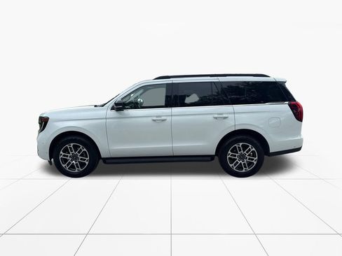 Used 2025 Ford Expedition Active AWD/4WD image 4