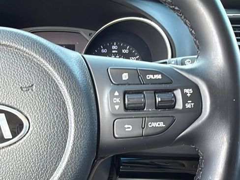 Used 2020 Kia Sedona EX FWD image 32