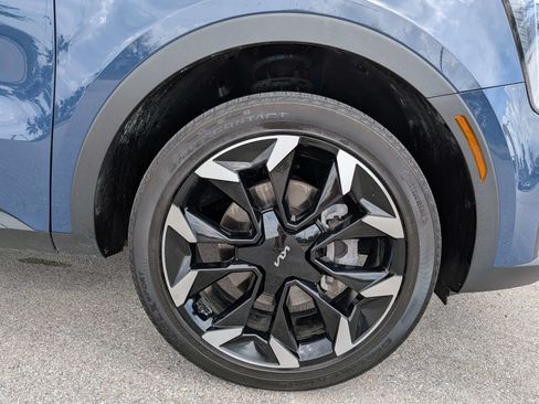 Used 2024 Kia Sorento EX FWD image 11