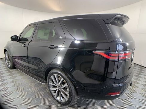 Used 2025 Land Rover Discovery Dynamic SE image 5