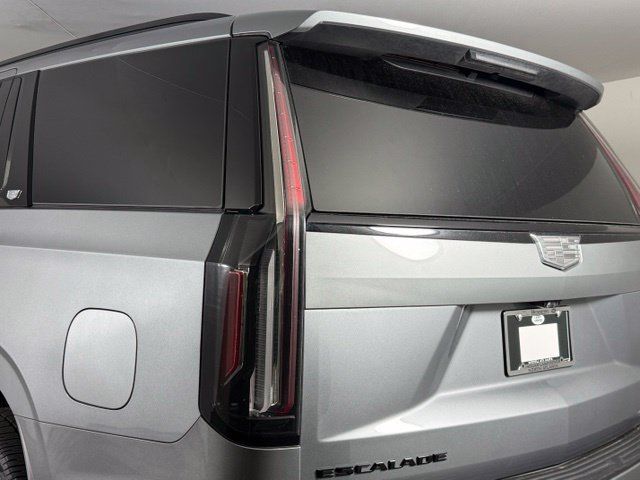 Used 2024 Cadillac Escalade Sport Platinum w/ LPO, ONYX Package AWD/4WD image 13