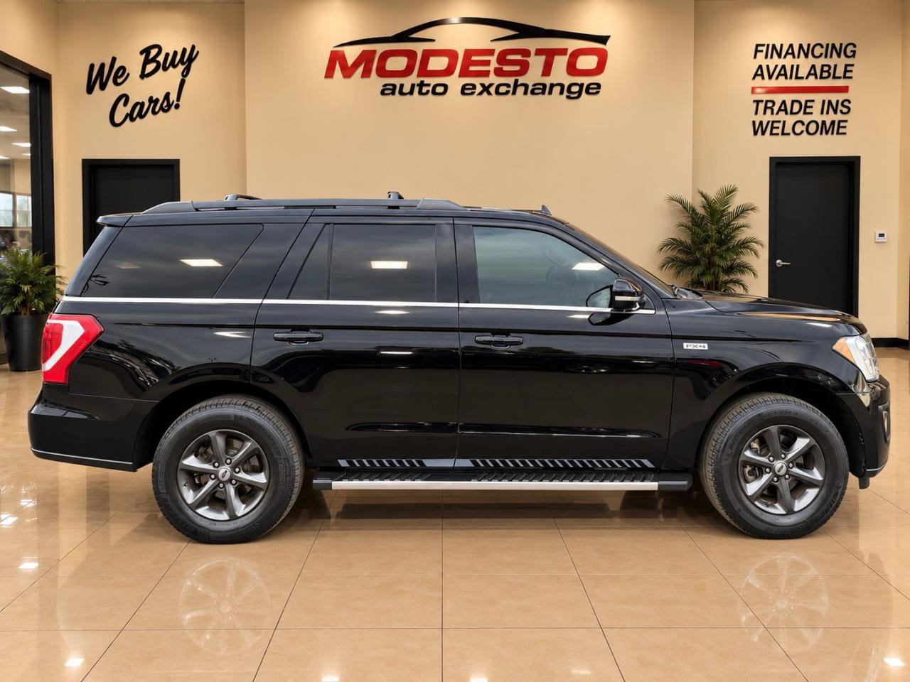 Used 2019 Ford Expedition XLT w/ Equipment Group 202A AWD/4WD image 2