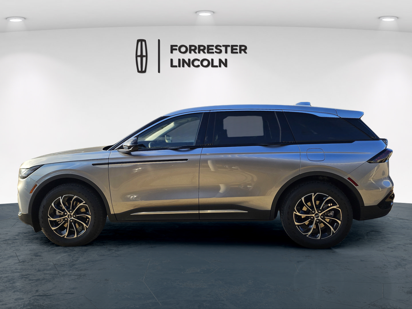 Used 2026 Lincoln Nautilus Premier w/ Equipment Group 102A AWD/4WD image 6