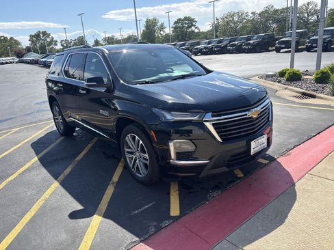 Used 2023 Chevrolet Traverse High Country AWD/4WD image 4