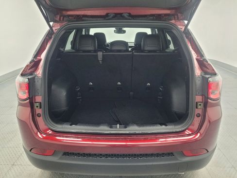 Used 2022 Jeep Compass Latitude FWD image 29