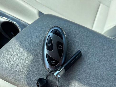 Used 2025 Hyundai Elantra Limited FWD image 22