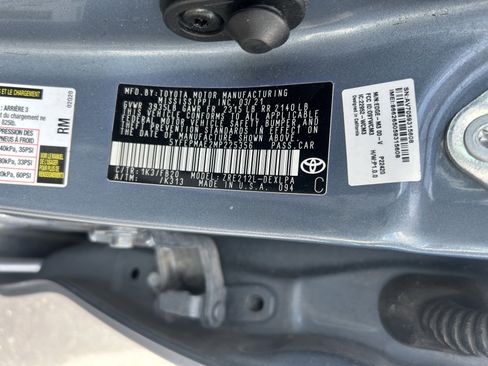 Used 2021 Toyota Corolla LE image 18