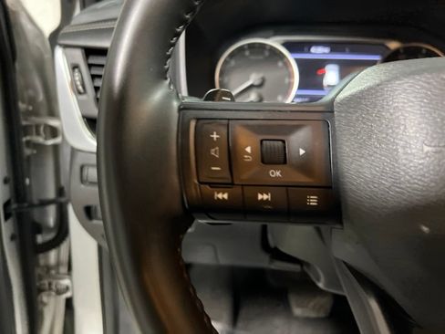 Used 2025 Nissan Rogue SV FWD image 23