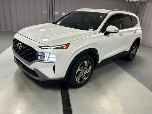 Used 2023 Hyundai Santa Fe SEL FWD image 3