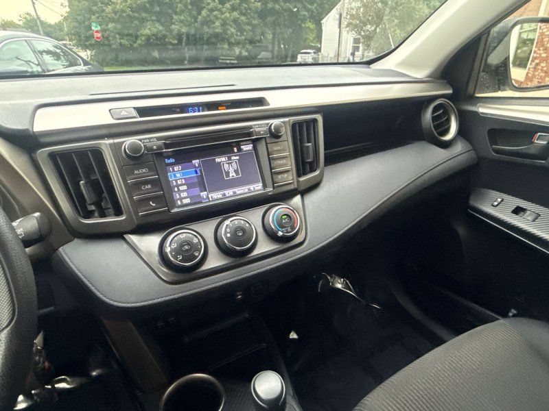 Used 2014 Toyota RAV4 LE AWD/4WD image 24