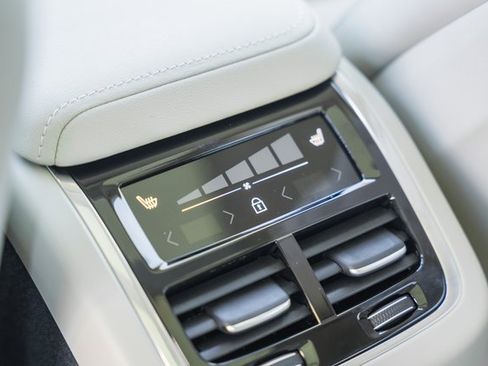 New 2026 Volvo XC60 B5 Ultra w/ Protection Package Premier image 33