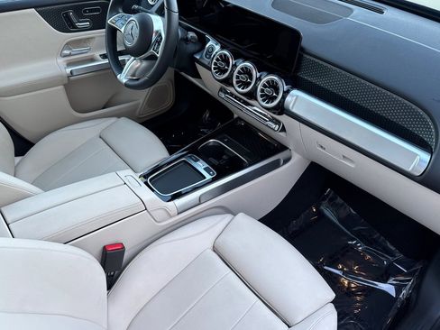 Certified 2025 Mercedes-Benz GLB 250 image 18