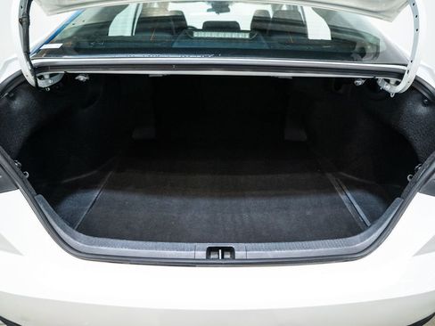 Used 2025 Toyota Camry LE image 33