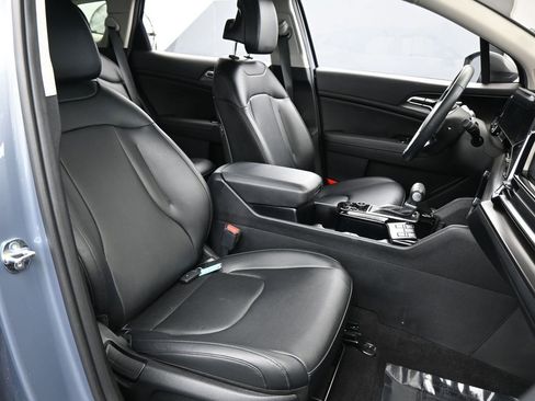 Used 2025 Kia Sportage EX image 48