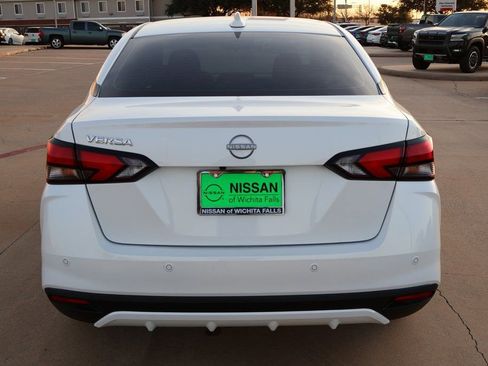 New 2025 Nissan Versa SV w/ Trunk Package FWD image 7