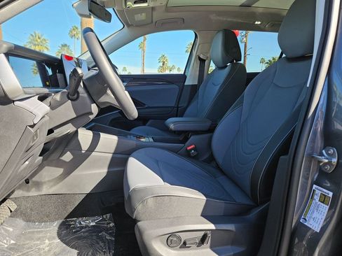 New 2026 Volkswagen Tiguan SE FWD image 15