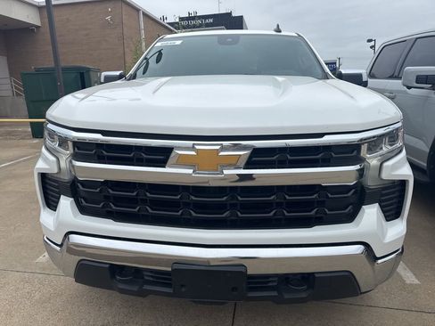 Used 2023 Chevrolet Silverado 1500 LT w/ Z71 Off-Road Package image 2