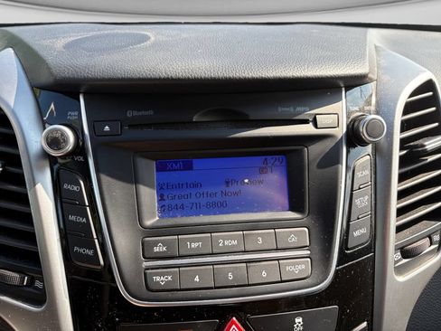 Used 2014 Hyundai Elantra GT FWD image 23