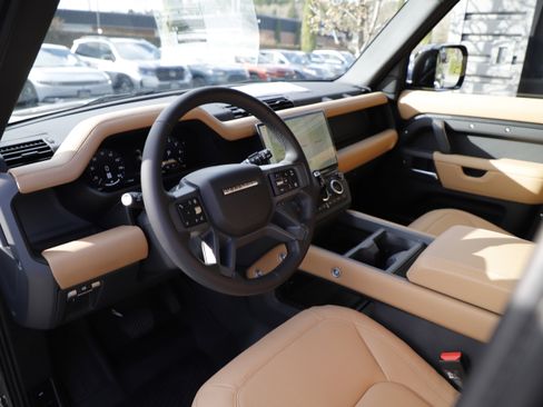 New 2026 Land Rover Defender 110 X-Dynamic SE AWD/4WD image 17