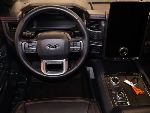 Certified 2024 Ford Expedition Limited AWD/4WD image 25