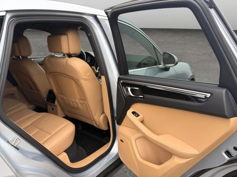 Used 2017 Porsche Macan S image 17