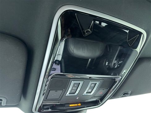 Used 2021 Land Rover Range Rover P525 Westminster Edition LWB image 35