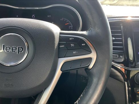 Used 2019 Jeep Grand Cherokee Laredo w/ Laredo X Package image 24