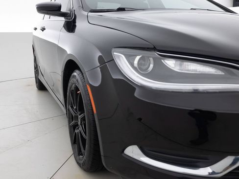 Used 2017 Chrysler 200 Limited Platinum FWD image 11