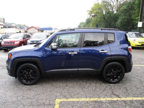Used 2017 Jeep Renegade Altitude FWD image 9