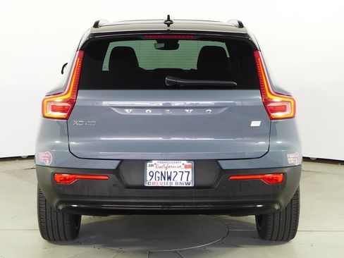 Used 2023 Volvo XC40 Recharge Ultimate image 8