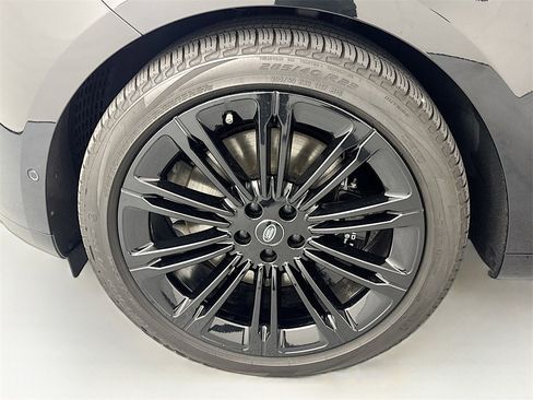 Certified 2024 Land Rover Range Rover Autobiography image 32