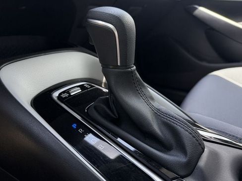 Certified 2025 Toyota Corolla SE FWD image 19