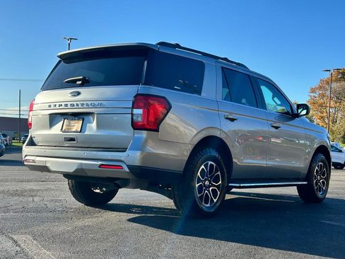 Certified 2023 Ford Expedition XLT image 8