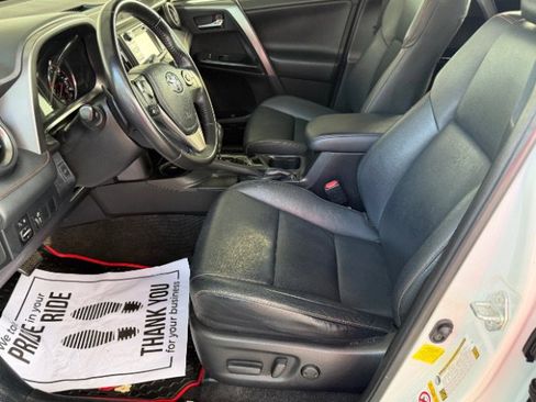 Used 2016 Toyota RAV4 SE image 18