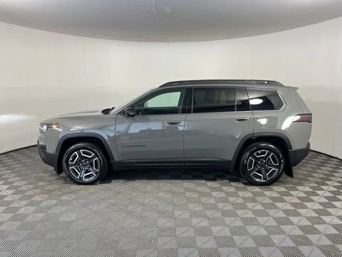 Used 2026 Jeep Cherokee Laredo AWD/4WD image 4