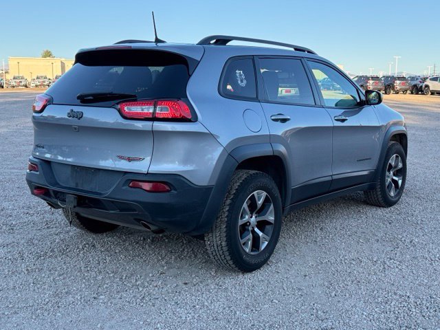 Used 2017 Jeep Cherokee Trailhawk w/ Comfort/Convenience Group AWD/4WD image 5