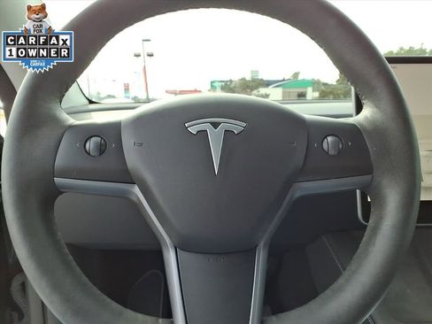 Used 2023 Tesla Model Y Long Range image 23