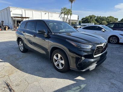 Used 2022 Toyota Highlander LE