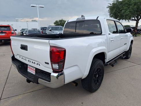 Used 2022 Toyota Tacoma SR5 RWD image 6
