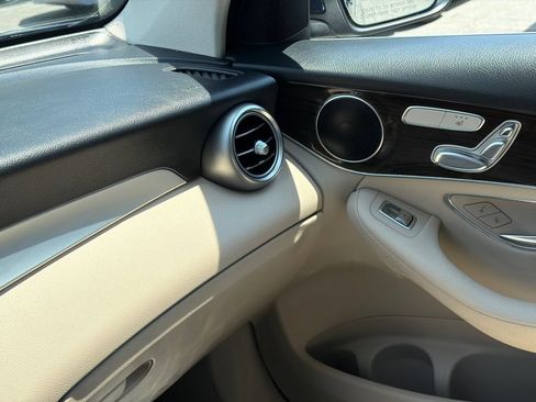Used 2019 Mercedes-Benz GLC 300 4MATIC image 28