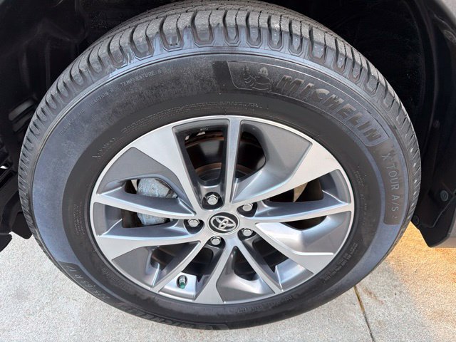 Used 2017 Toyota RAV4 XLE w/ Convenience Package AWD/4WD image 9