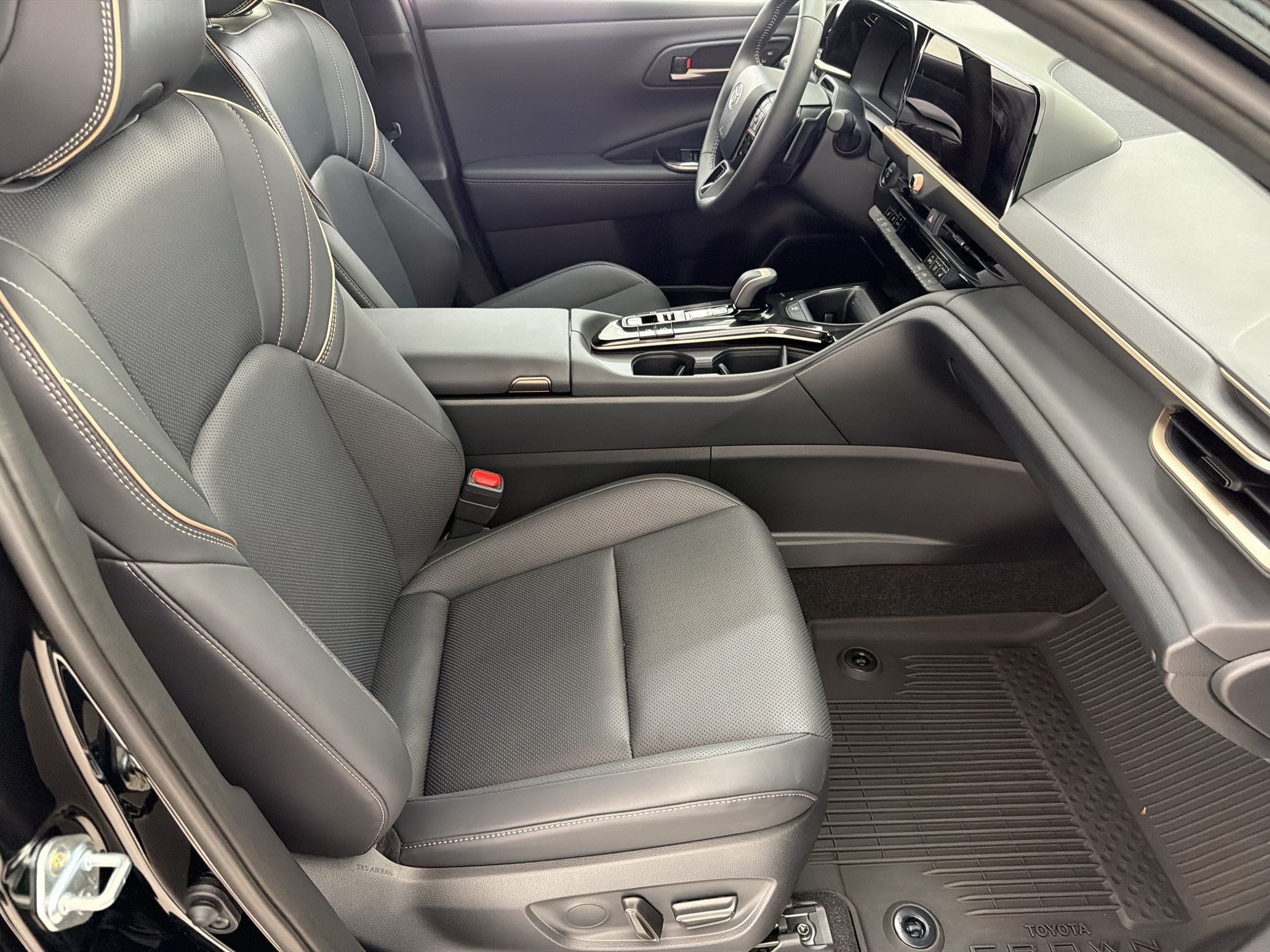 Used 2026 Toyota Crown Signia w/ Advanced Technology Package AWD/4WD image 24