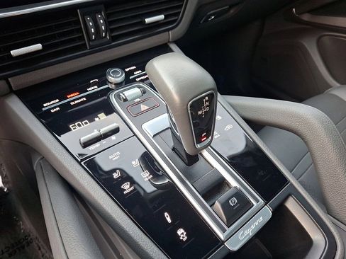 Used 2020 Porsche Cayenne S image 12