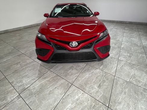 Used 2021 Toyota Camry SE image 7