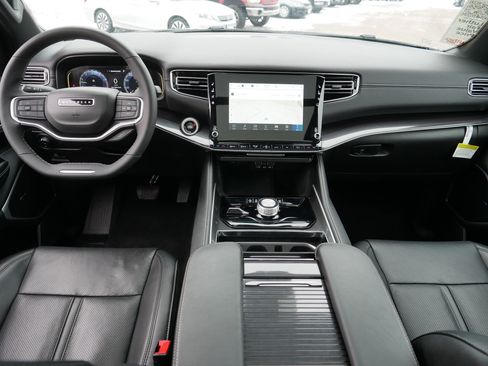 Certified 2024 Jeep Wagoneer 4WD w/ Premium Group I image 10