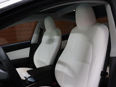 Used 2020 Tesla Model 3 Performance image 37